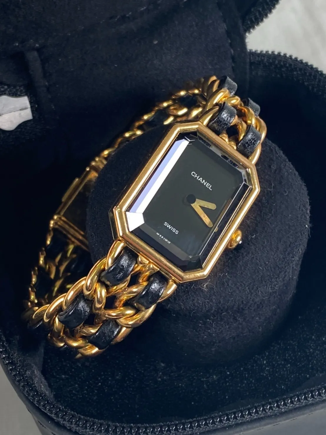 新しい時計に買い替えのため